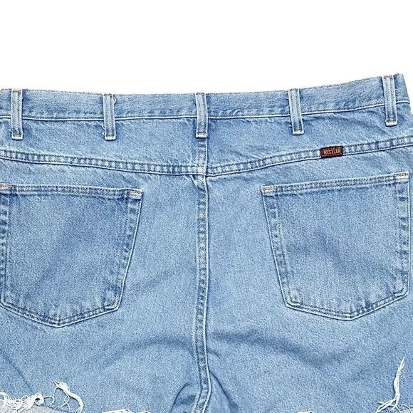 VINTAGE Rustler Light Wash High Rise Daisy Dukes - Picture 7 of 9